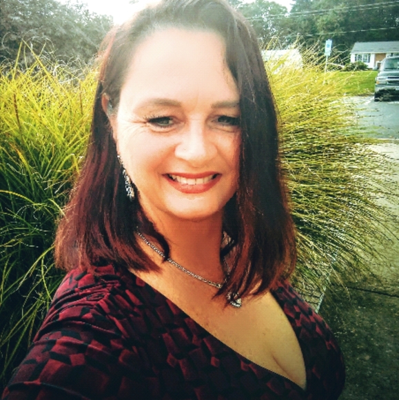 Meet your Posher, Georganna - Picture 2 of 6